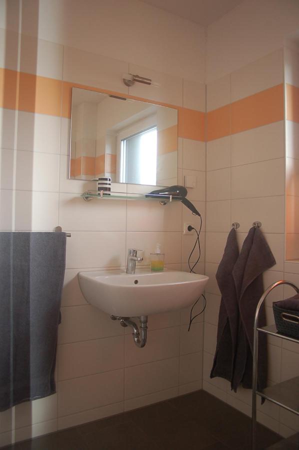 Behagliches Ferienhaus Zaunkoenig -Mit Kamin Und Sauna 塔内 外观 照片