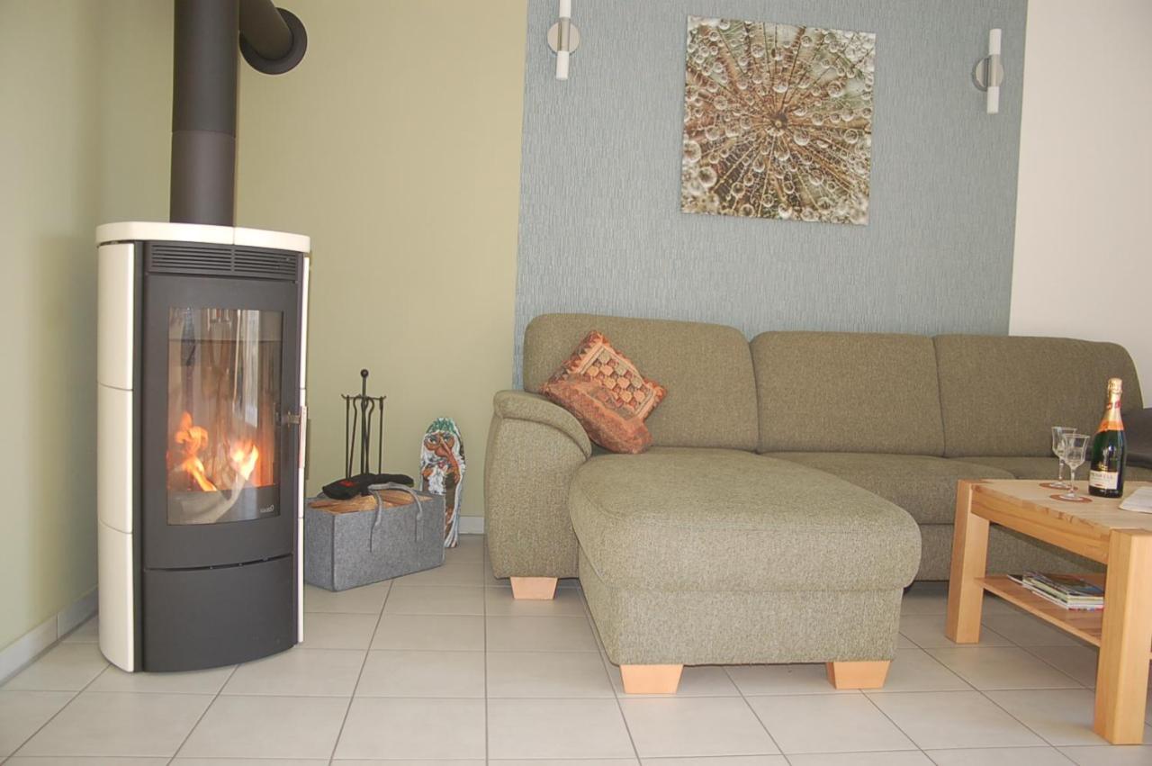 Behagliches Ferienhaus Zaunkoenig -Mit Kamin Und Sauna 塔内 外观 照片
